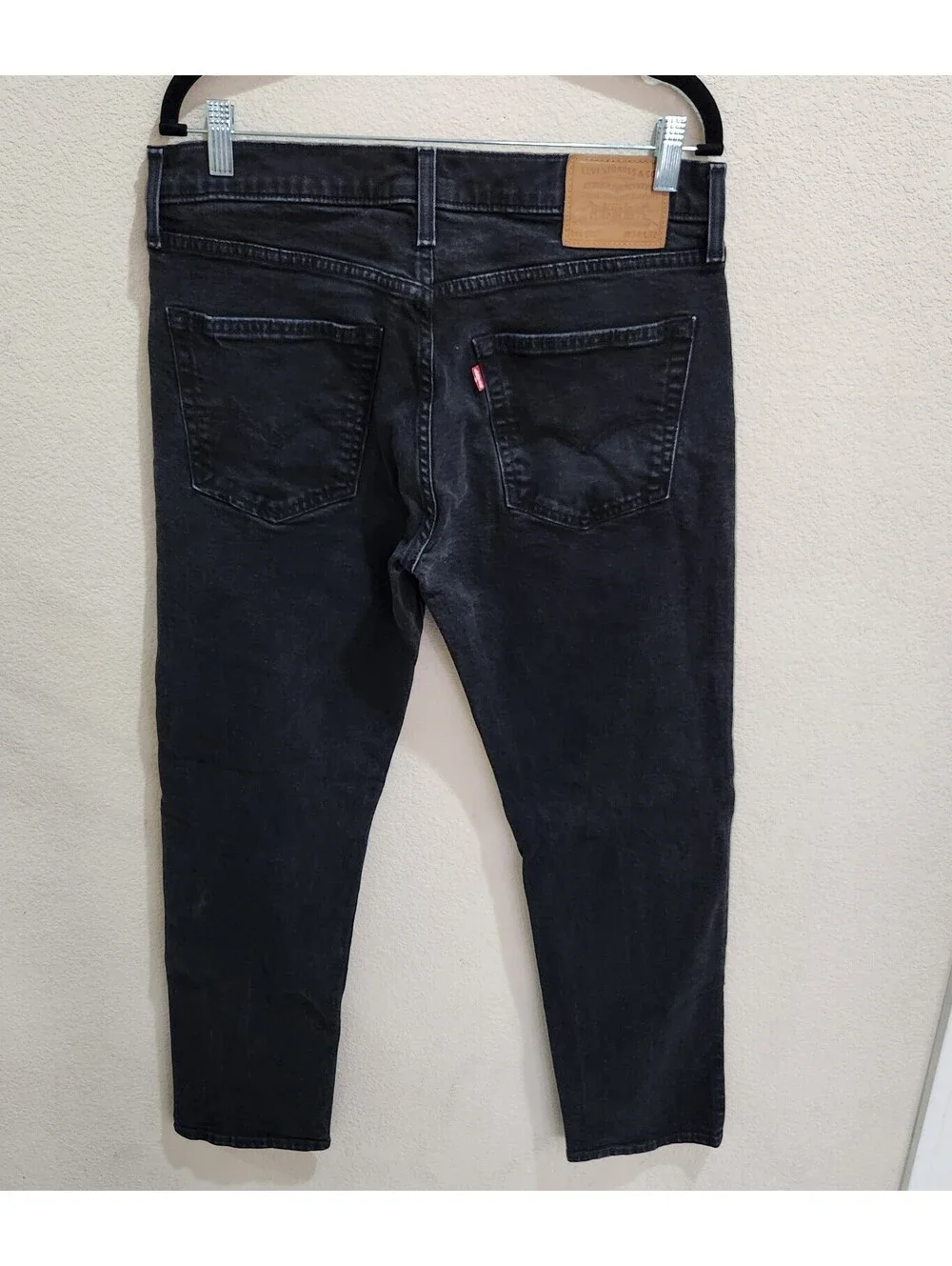 Levis Premium 502 Taper Mens Black Denim Jeans 34x32 29507-0990 Great condition